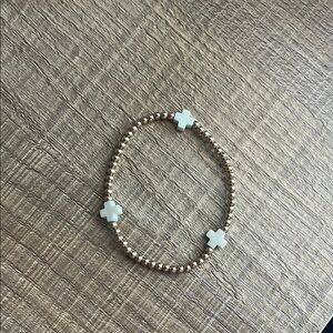 E newton bracelet